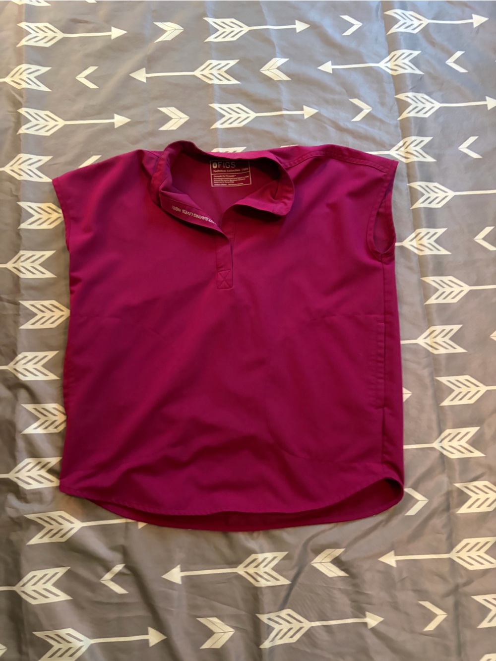 Figs xxs rafela in deep magenta